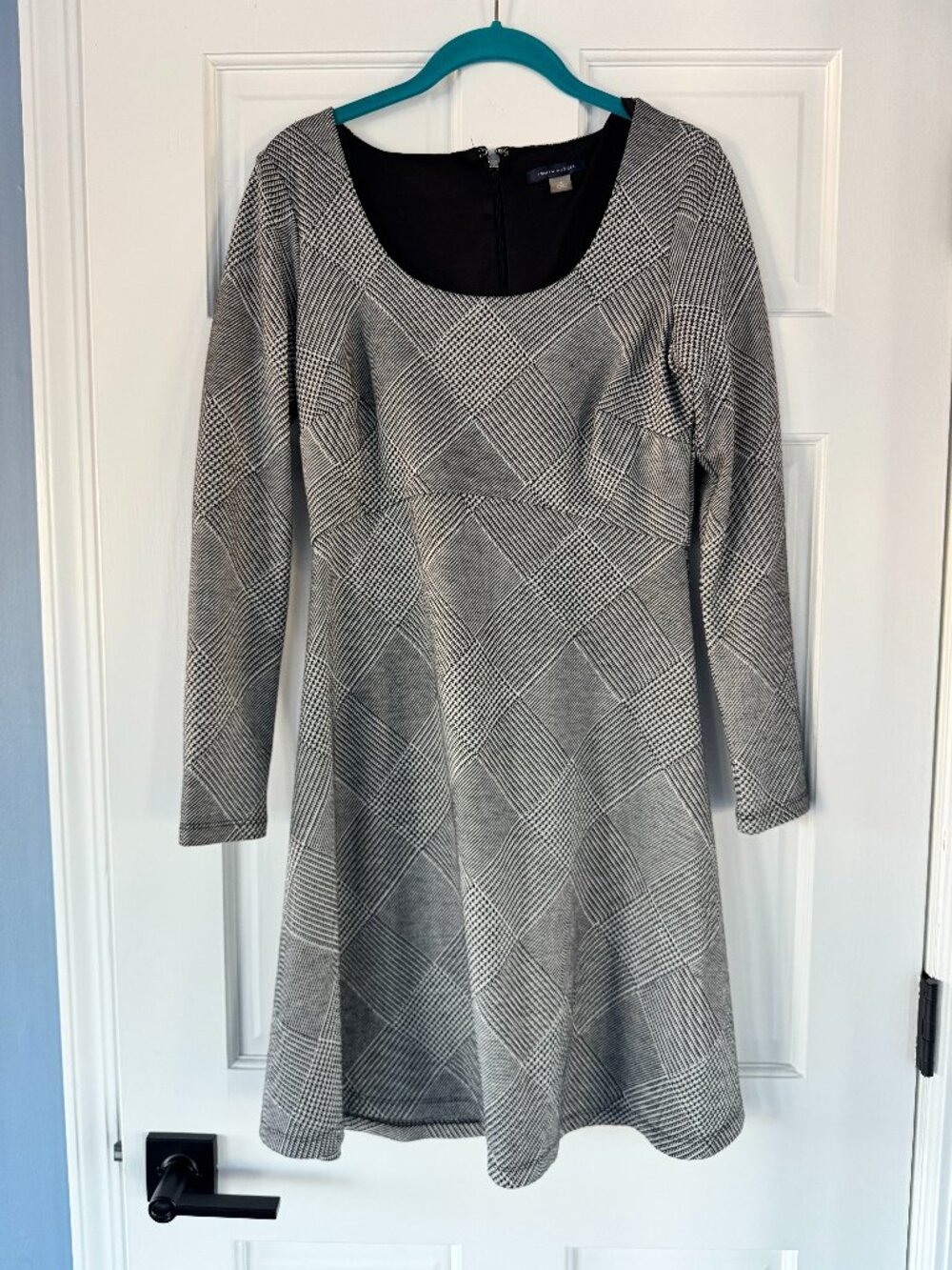 Tommy Hilfiger Fit & Flare Dress Size 4 Black White Pattern Long Sleeve